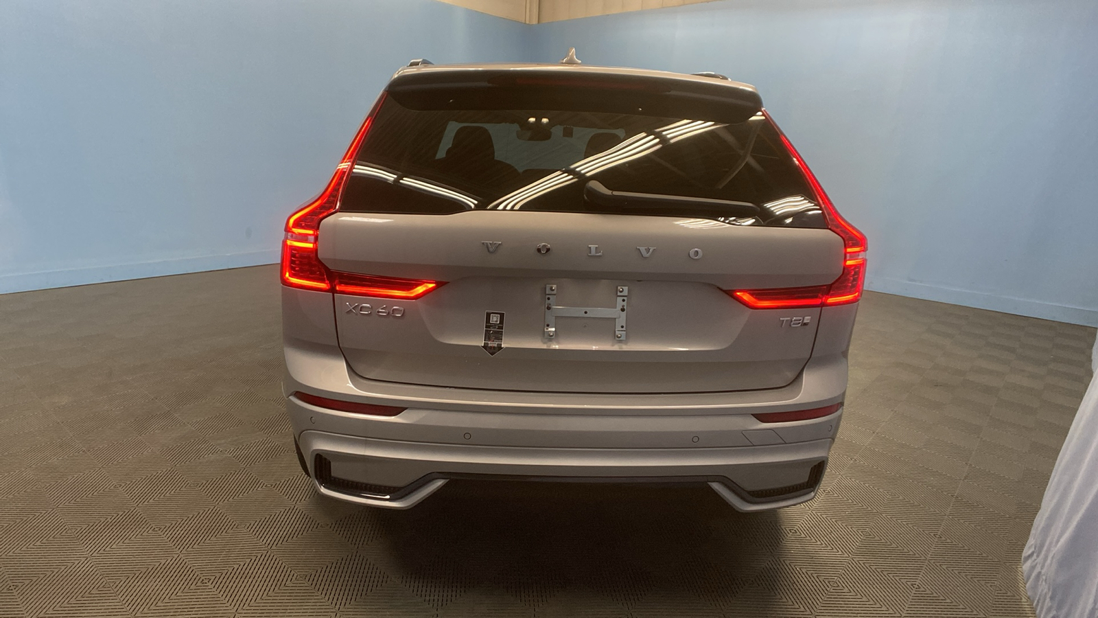 2025 Volvo XC60 Plug-In Hybrid Core 12