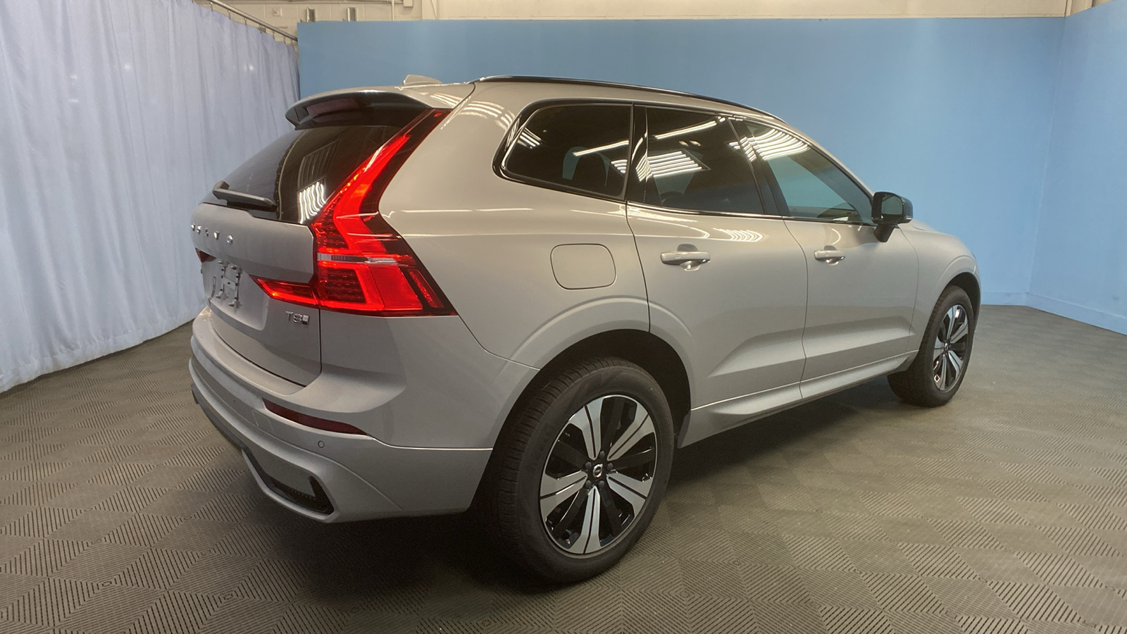 2025 Volvo XC60 Plug-In Hybrid Core 13