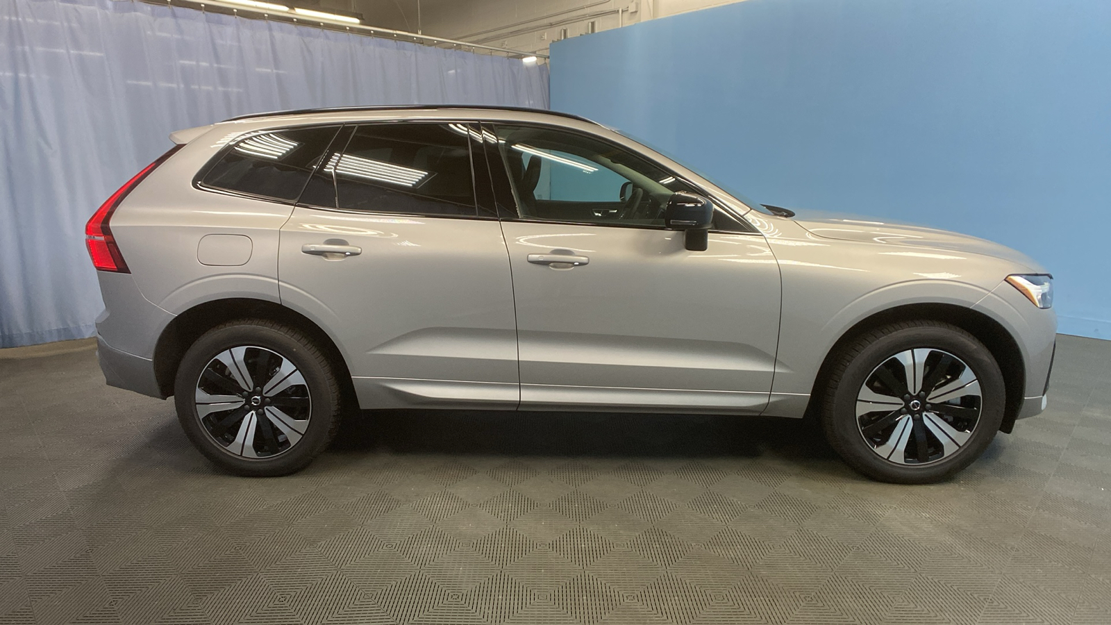 2025 Volvo XC60 Plug-In Hybrid Core 14