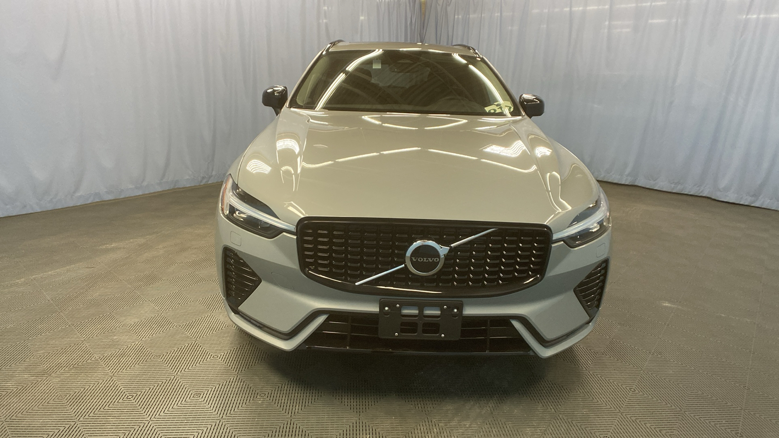 2025 Volvo XC60 Core 2