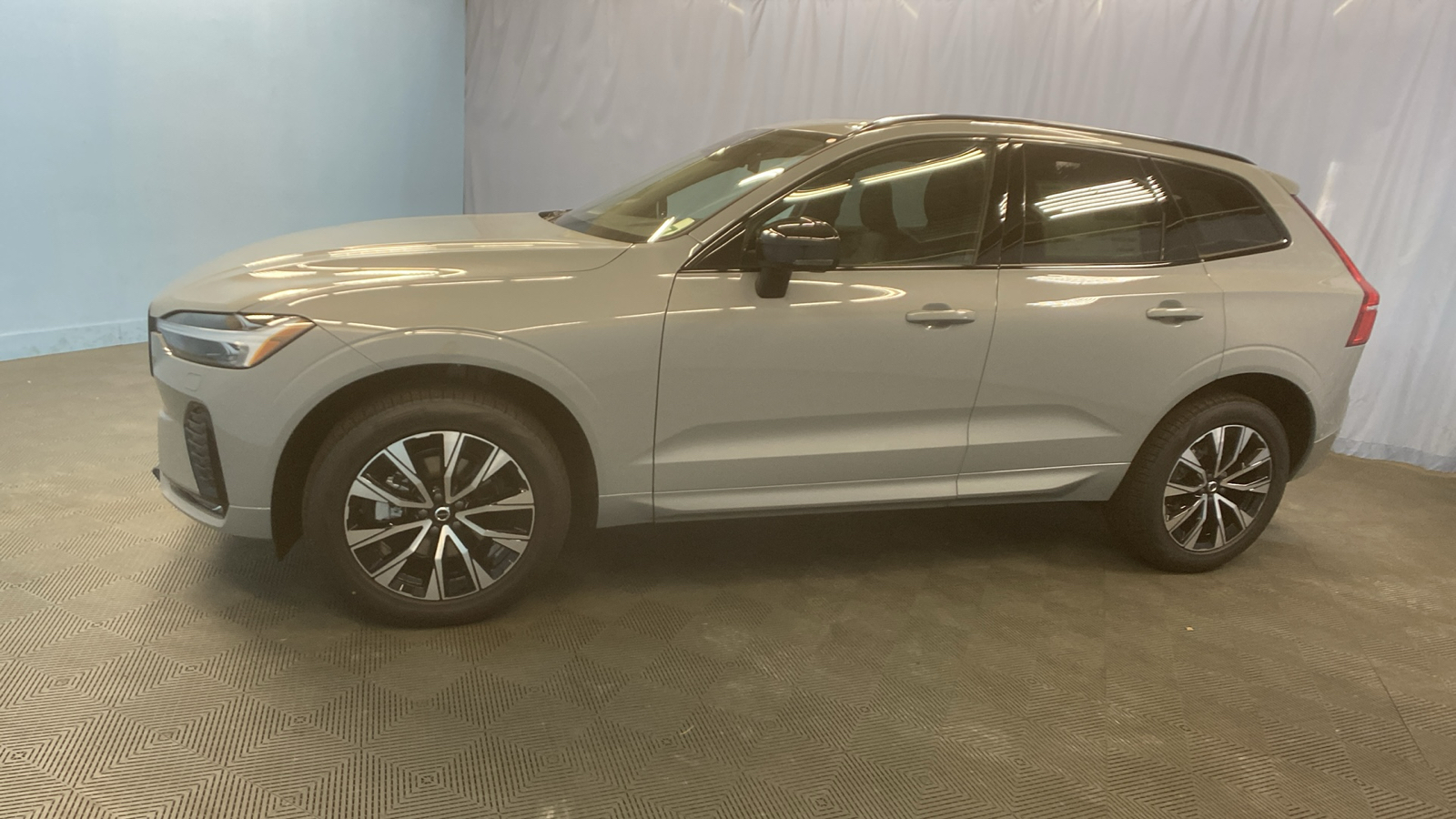 2025 Volvo XC60 Core 4