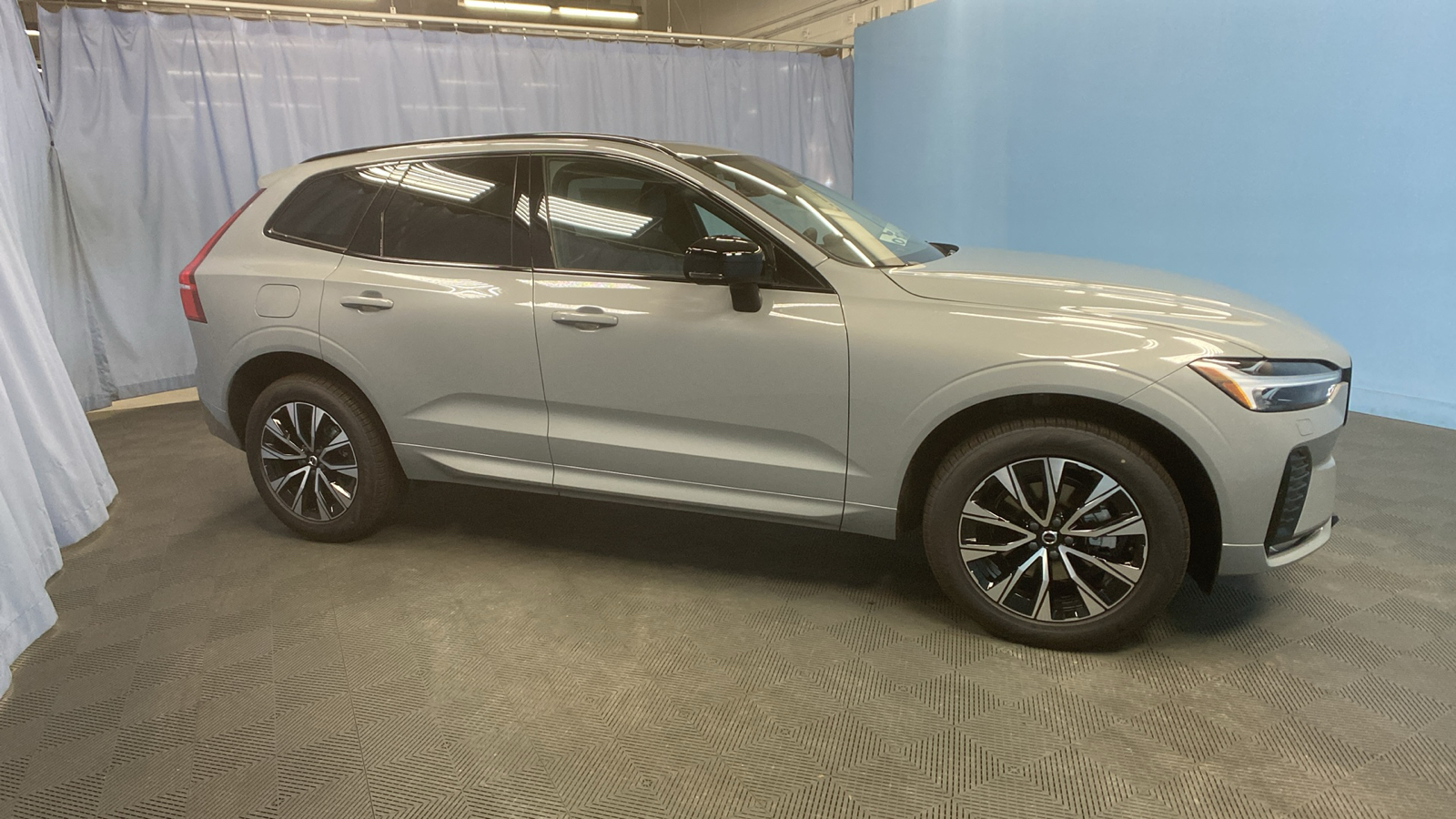 2025 Volvo XC60 Core 9