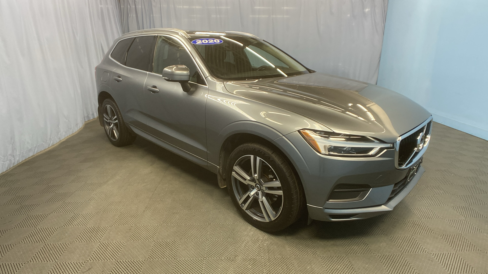 2020 Volvo XC60 Momentum 1