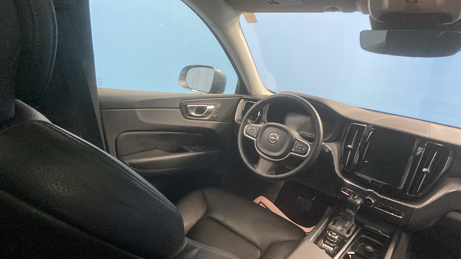 2020 Volvo XC60 Momentum 39