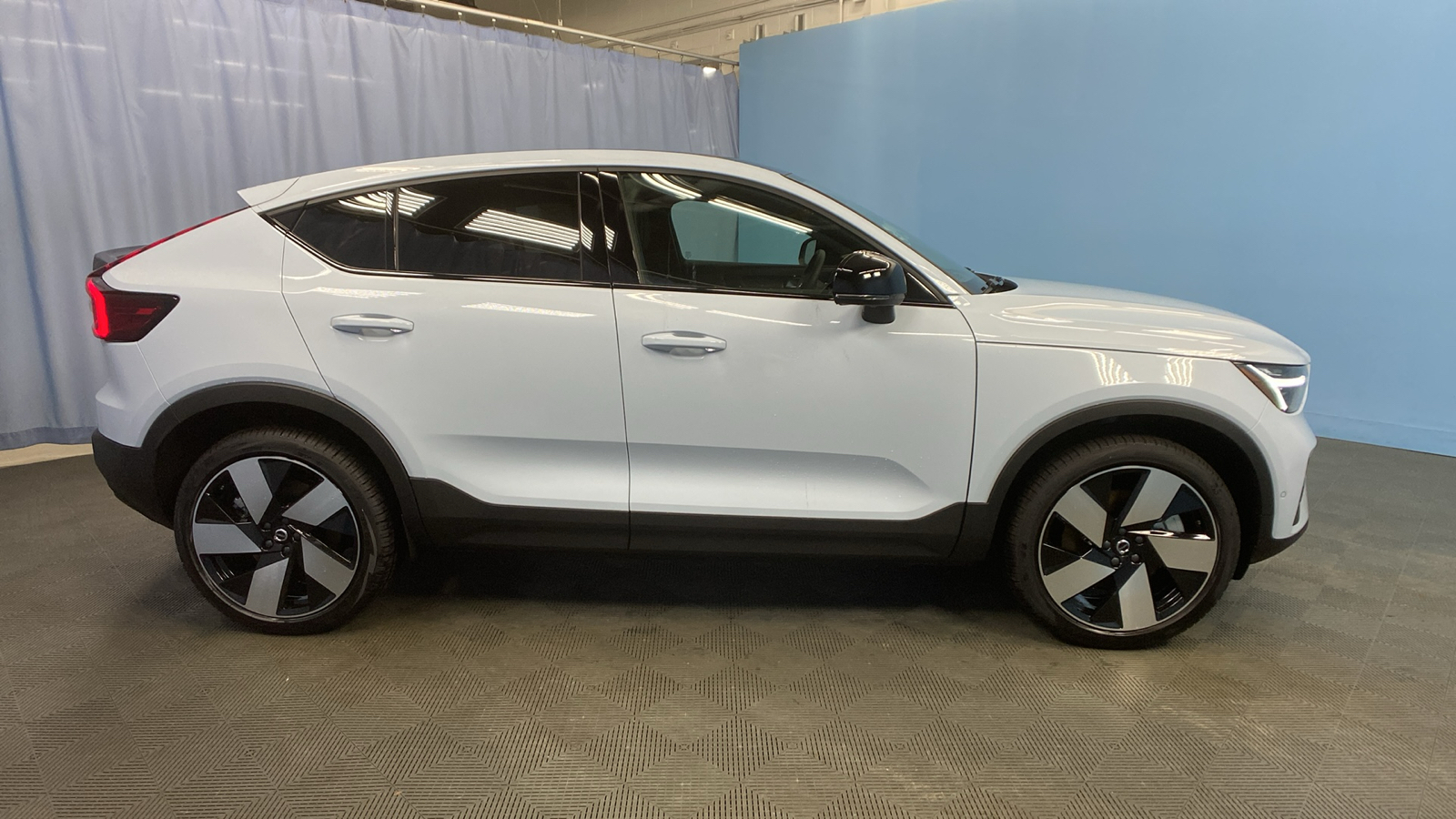2024 Volvo C40 Recharge Pure Electric Ultimate 8