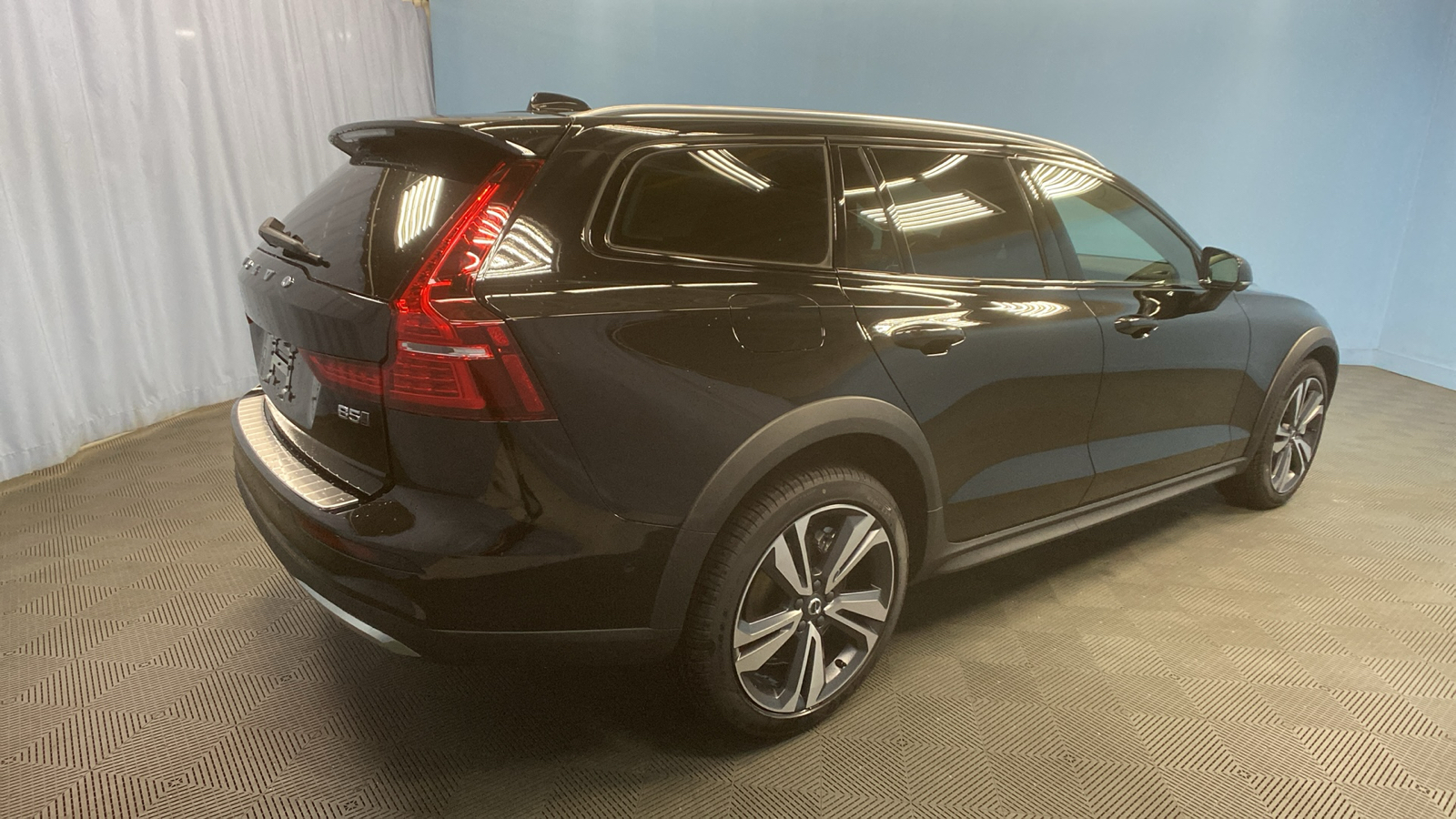 2025 Volvo V60 Cross Country Plus 7