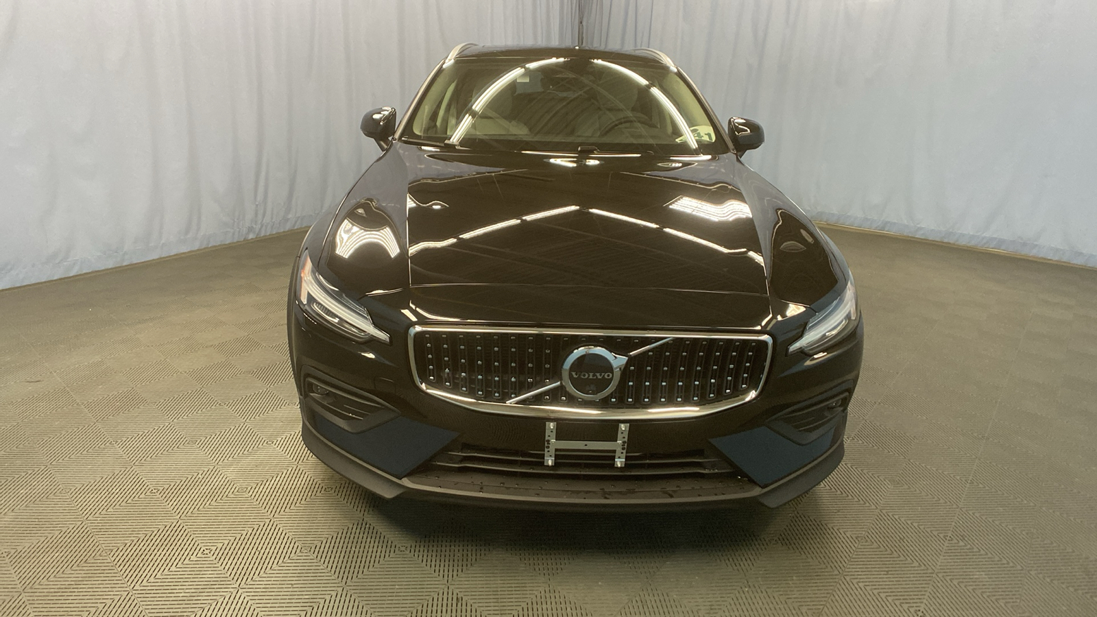 2025 Volvo V60 Cross Country Plus 2