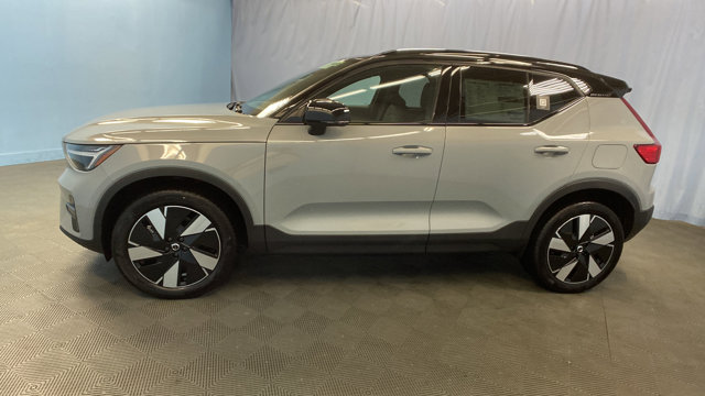 2024 Volvo XC40 Recharge Pure Electric Core 4