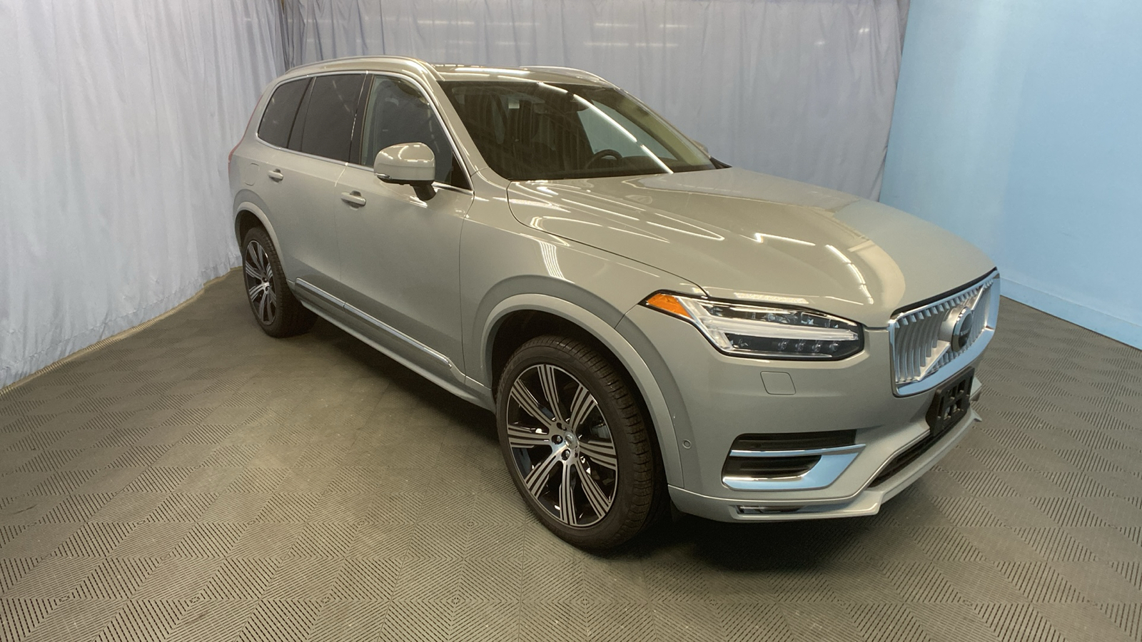 2025 Volvo XC90 Plus 1