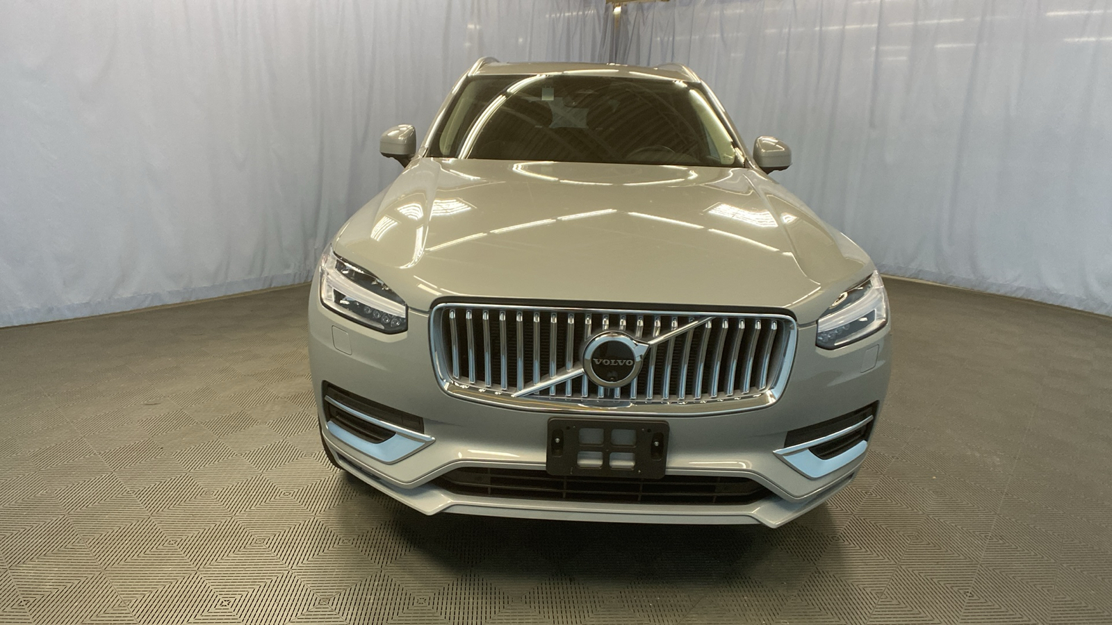 2025 Volvo XC90 Plus 2