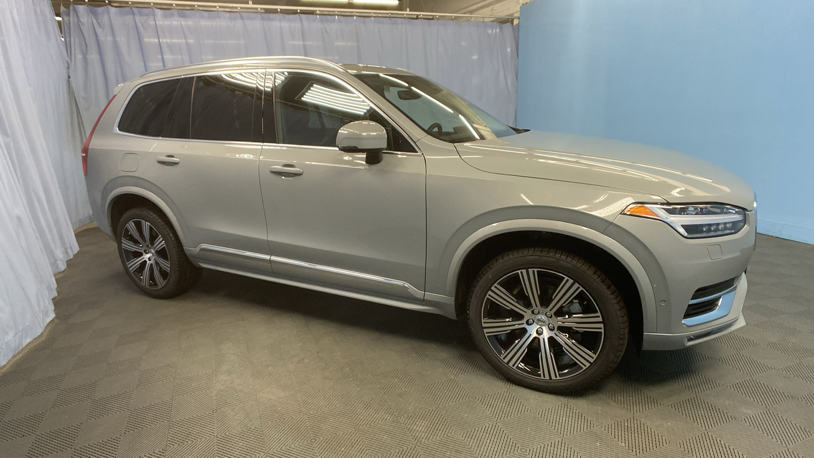 2025 Volvo XC90 Plus 8