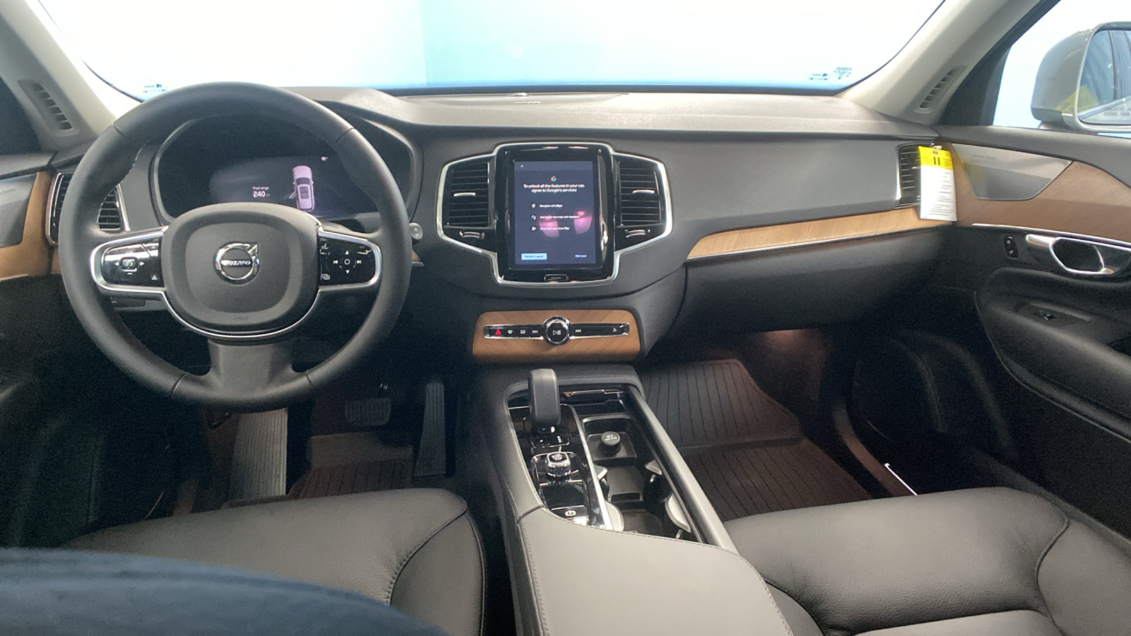 2025 Volvo XC90 Plus 18