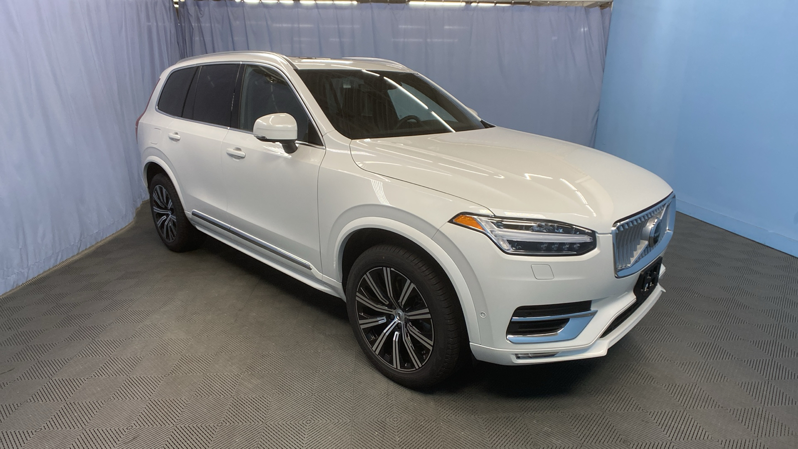 2025 Volvo XC90 Plus 1