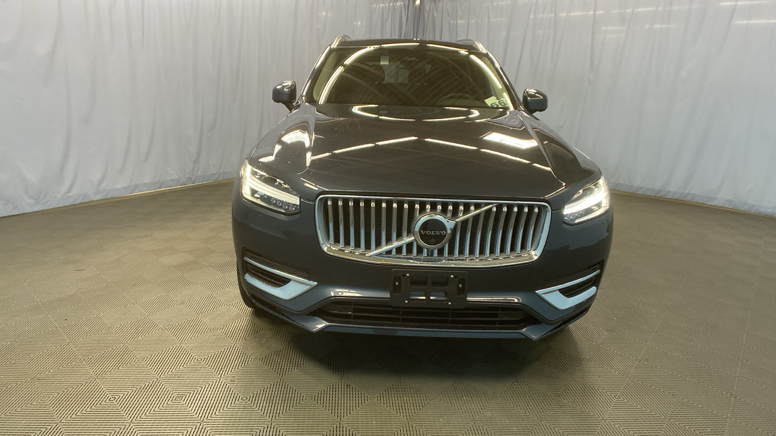 2025 Volvo XC90 Plug-In Hybrid Plus 2