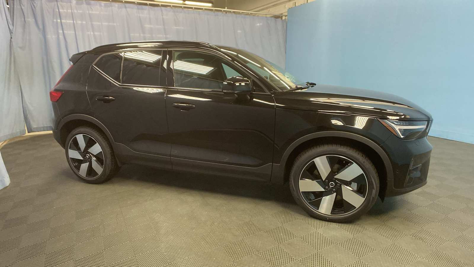 2024 Volvo XC40 Recharge Pure Electric Ultimate 9