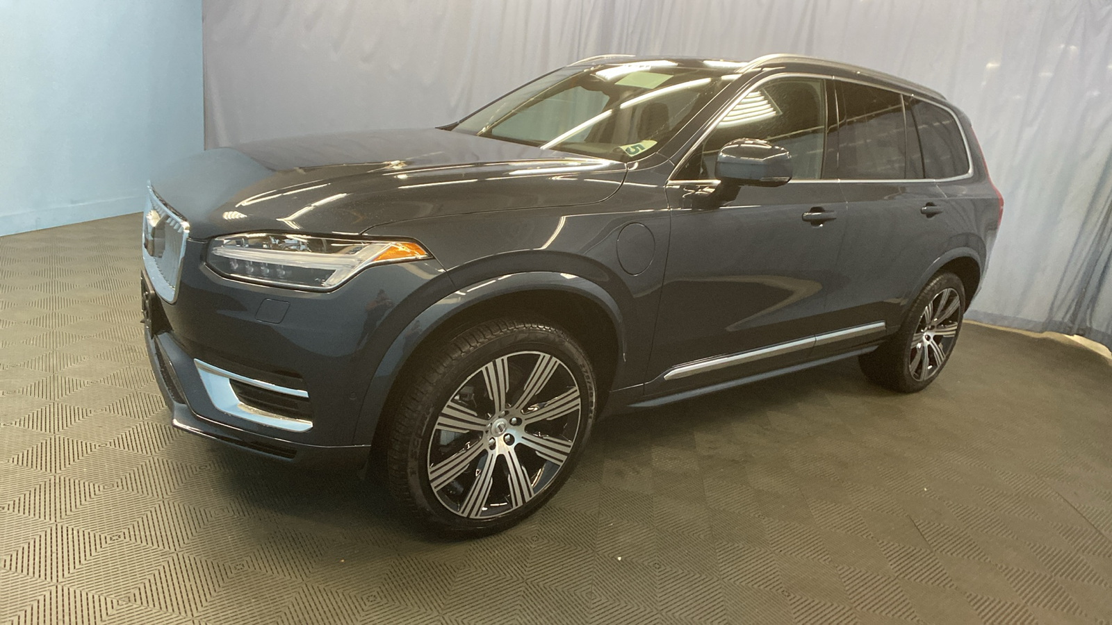 2025 Volvo XC90 Plug-In Hybrid Plus 3