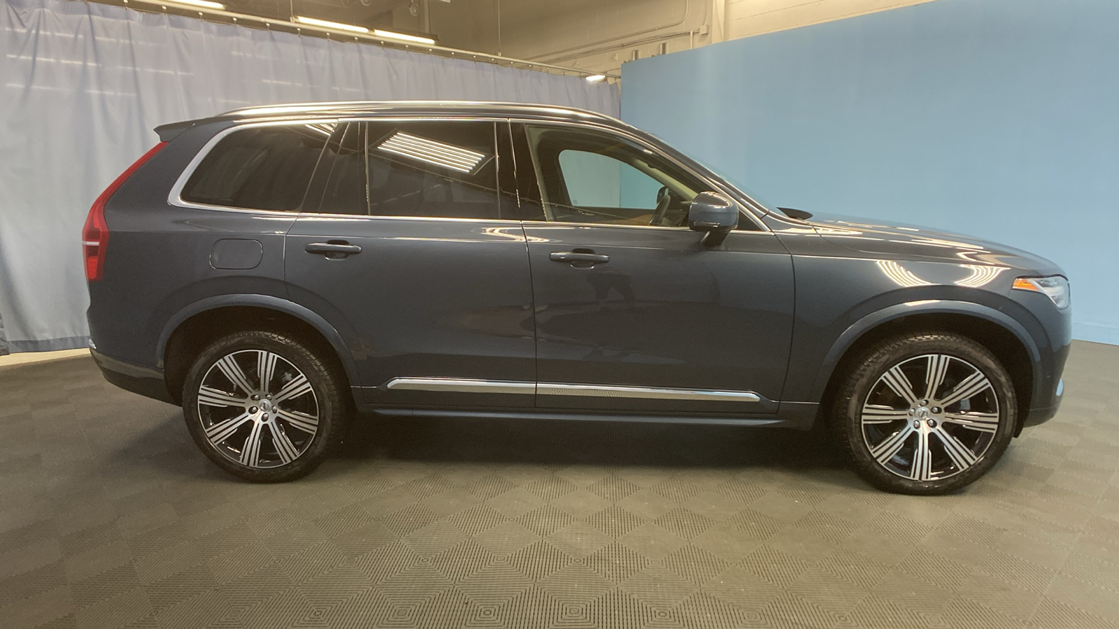 2025 Volvo XC90 Plug-In Hybrid Plus 8