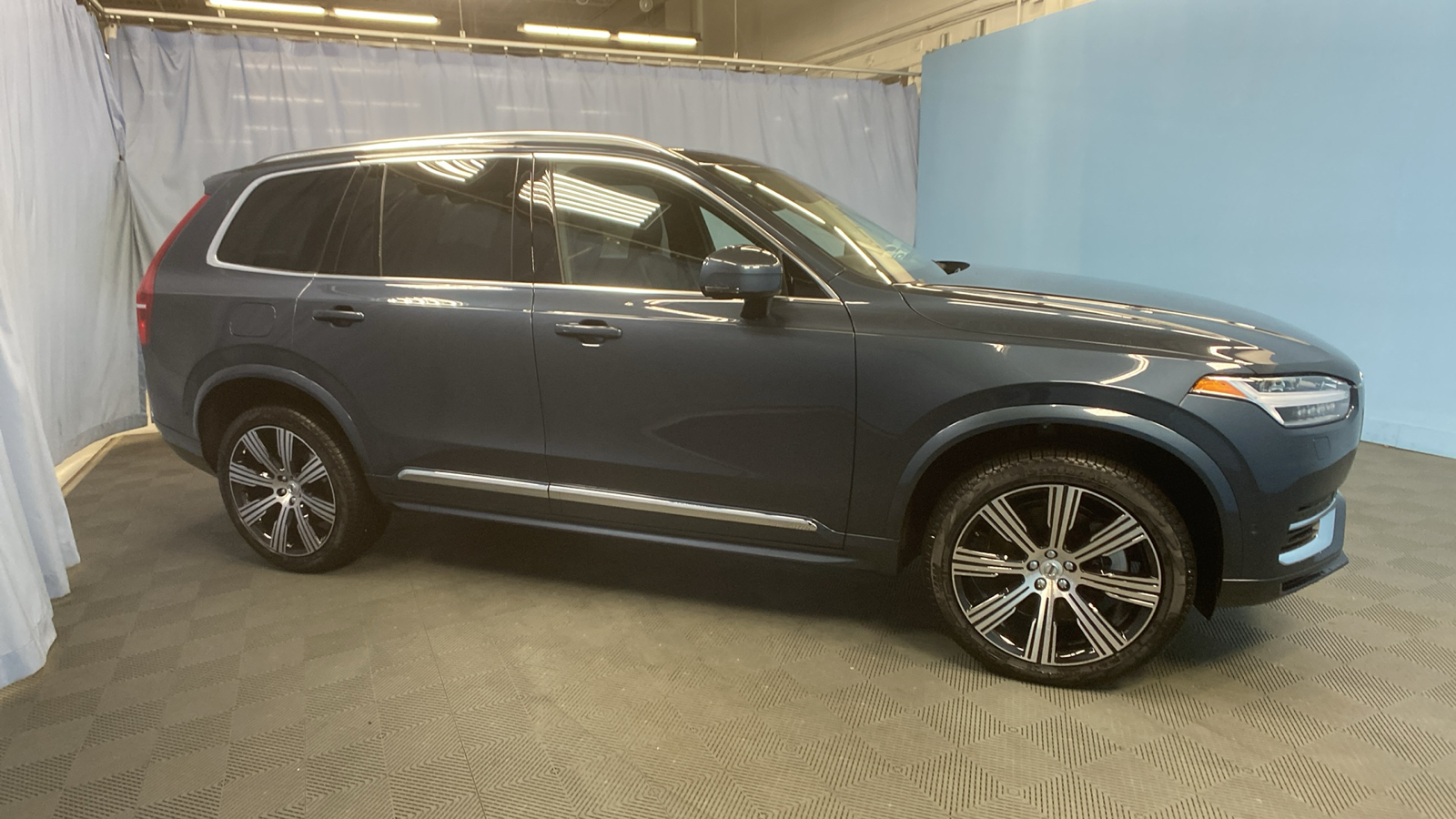 2025 Volvo XC90 Plug-In Hybrid Plus 9