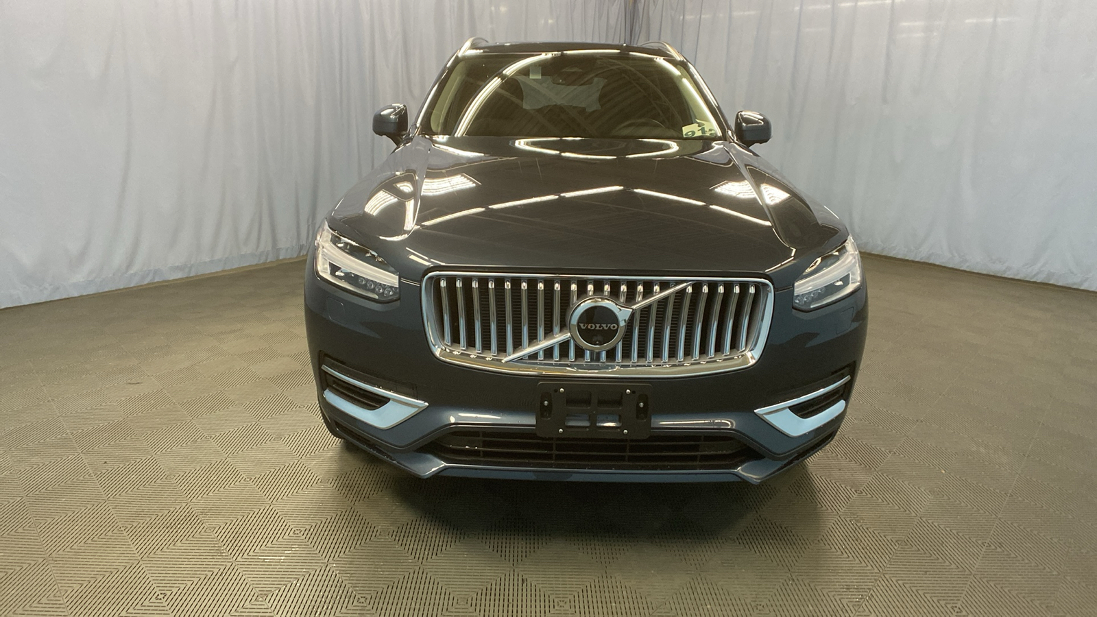 2025 Volvo XC90 Plug-In Hybrid Plus 2