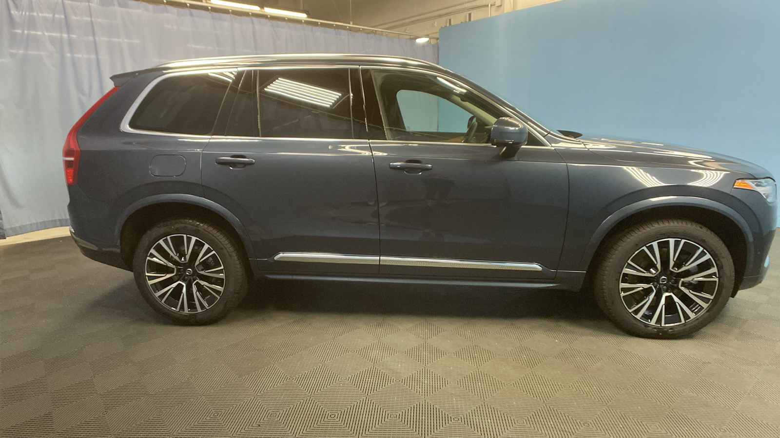 2025 Volvo XC90 Plug-In Hybrid Plus 8