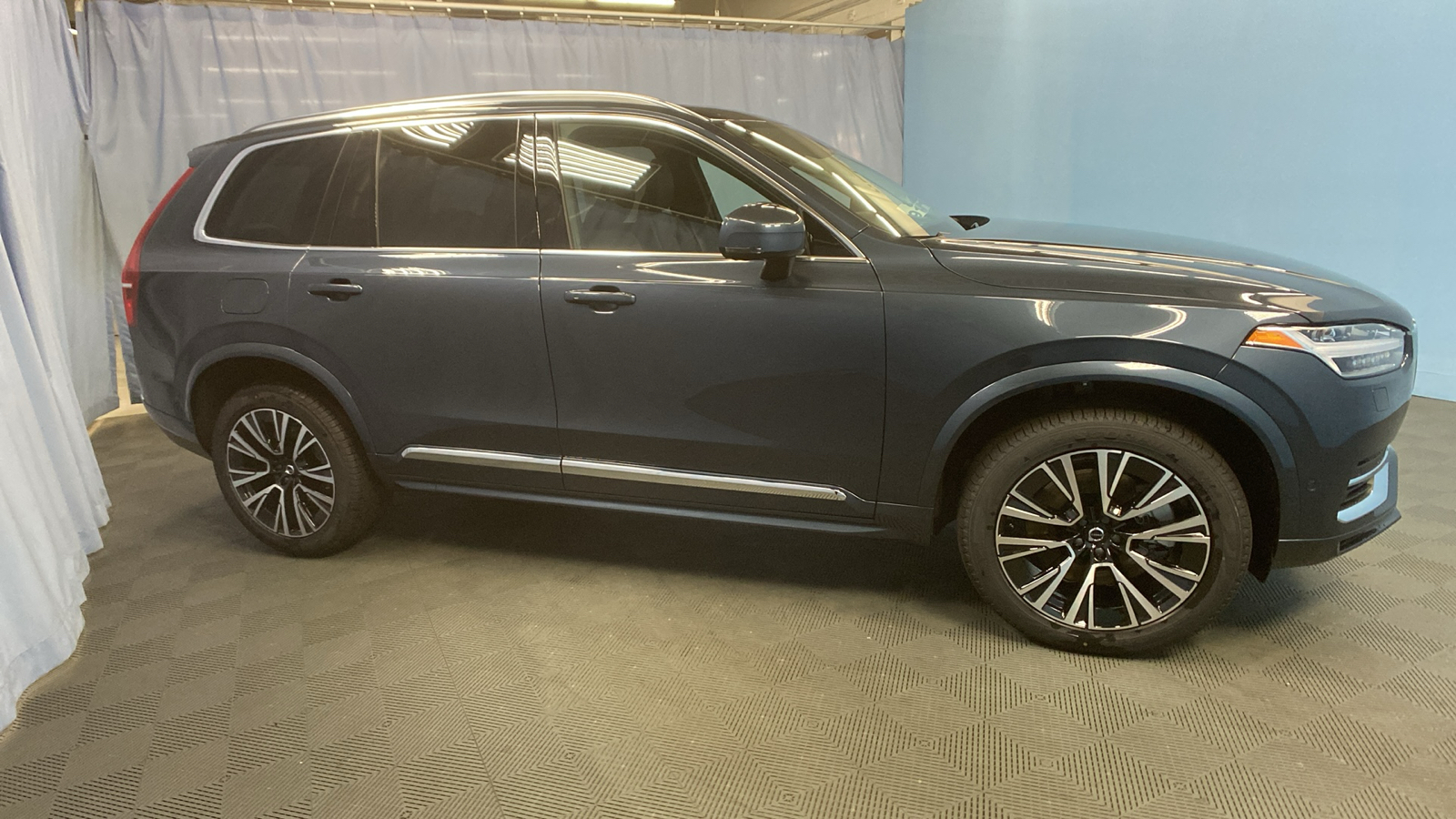 2025 Volvo XC90 Plug-In Hybrid Plus 9