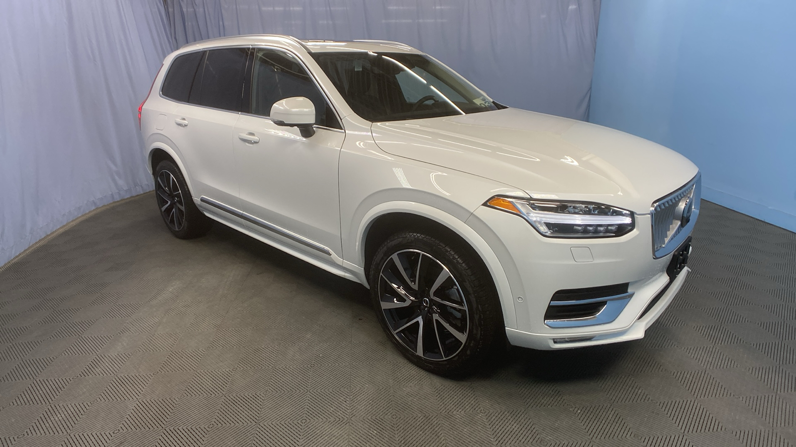 2025 Volvo XC90 Plus 1