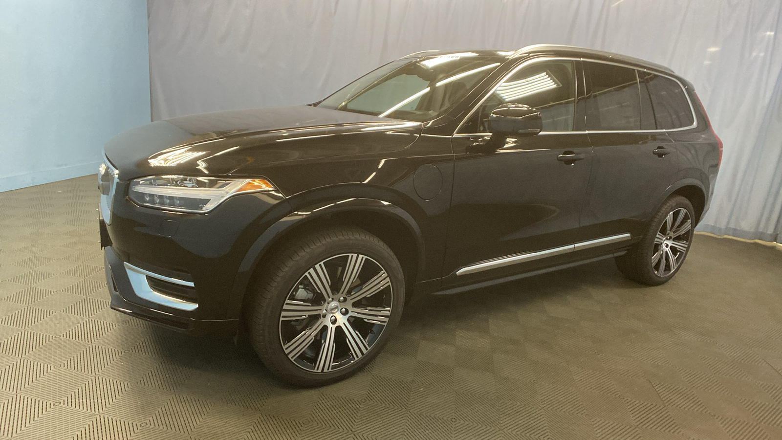 2025 Volvo XC90 Plug-In Hybrid Ultra 3