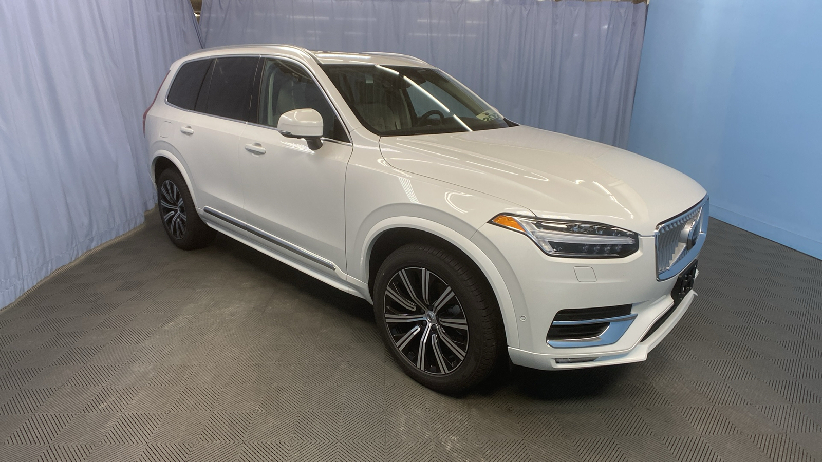 2025 Volvo XC90 Plus 1