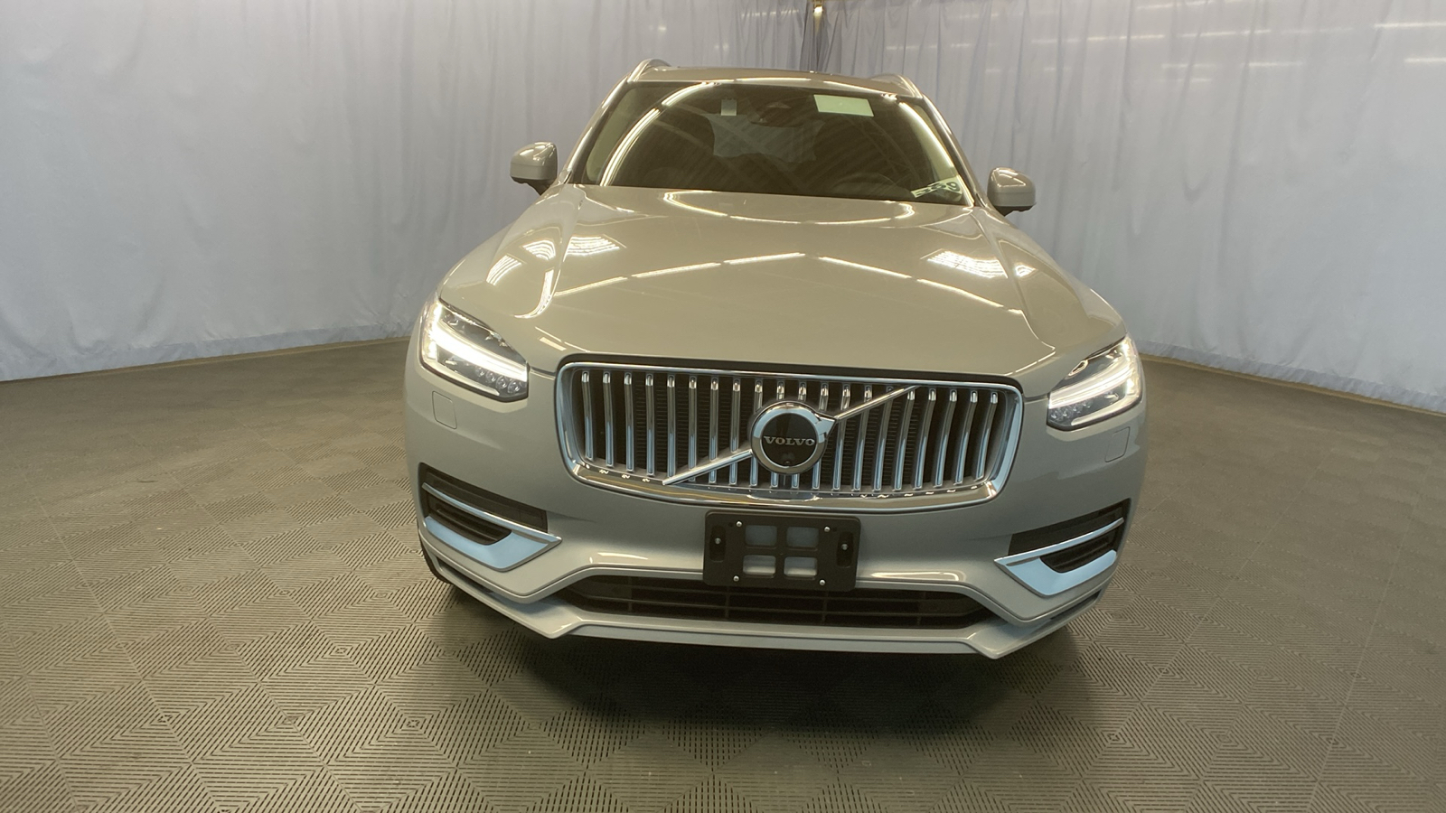 2025 Volvo XC90 Plug-In Hybrid Plus 2