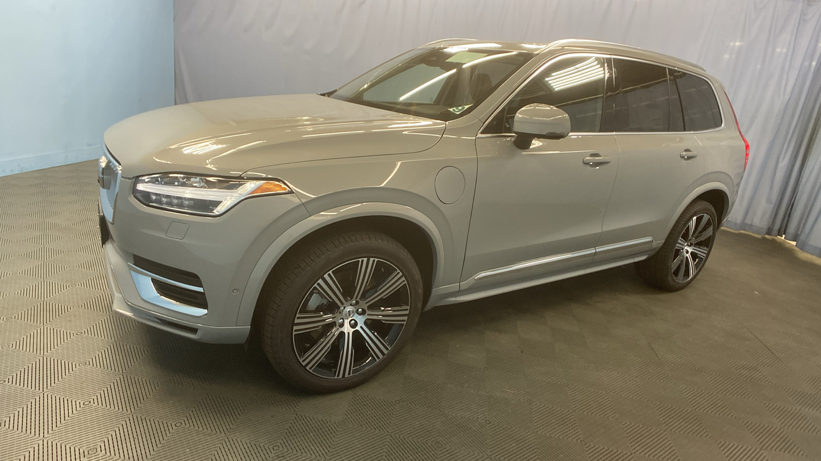 2025 Volvo XC90 Plug-In Hybrid Plus 3