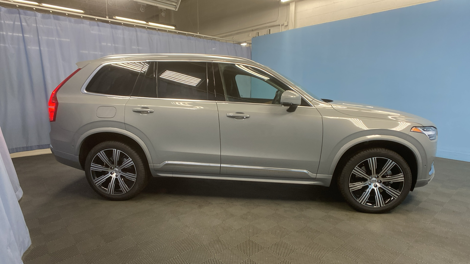 2025 Volvo XC90 Plug-In Hybrid Plus 8