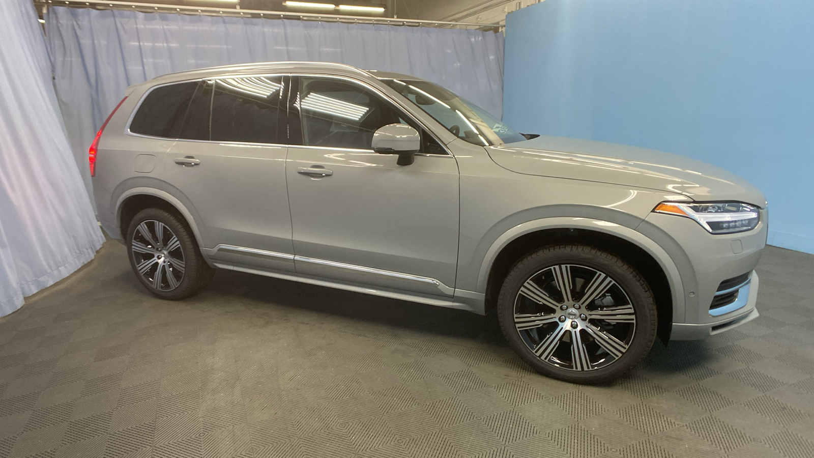 2025 Volvo XC90 Plug-In Hybrid Plus 9