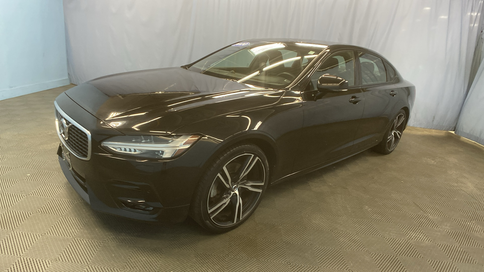 2020 Volvo S90 R-Design 3