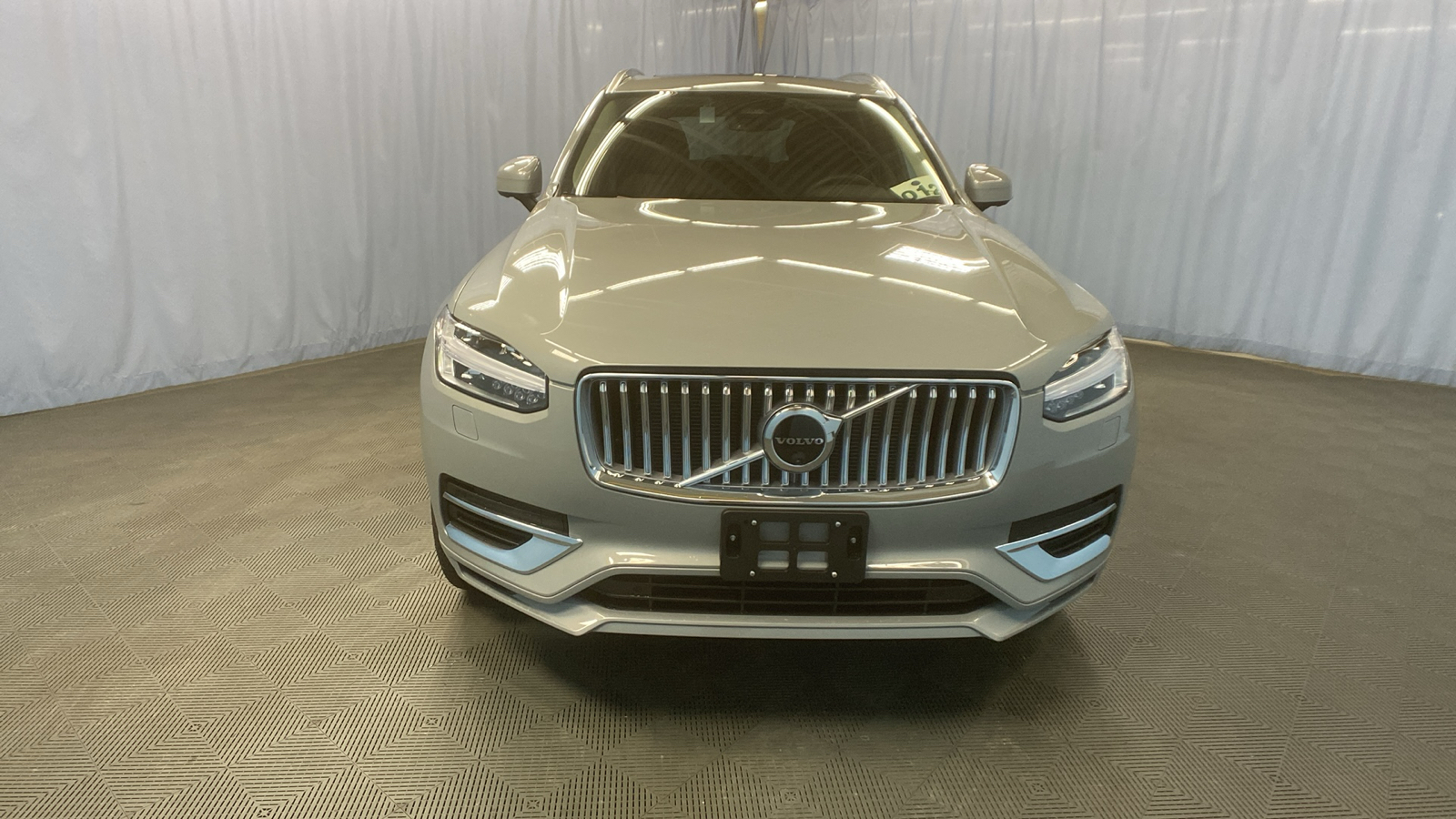 2025 Volvo XC90 Plug-In Hybrid Plus 2