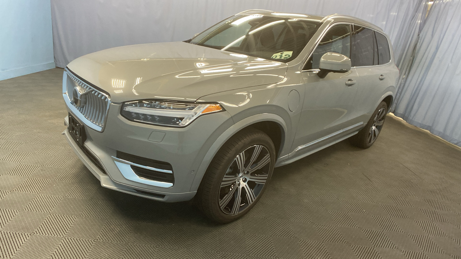 2025 Volvo XC90 Plug-In Hybrid Plus 3