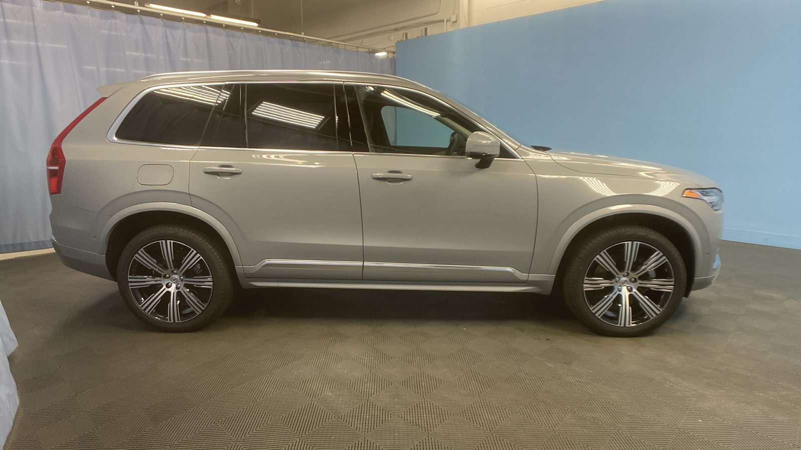 2025 Volvo XC90 Plug-In Hybrid Plus 8