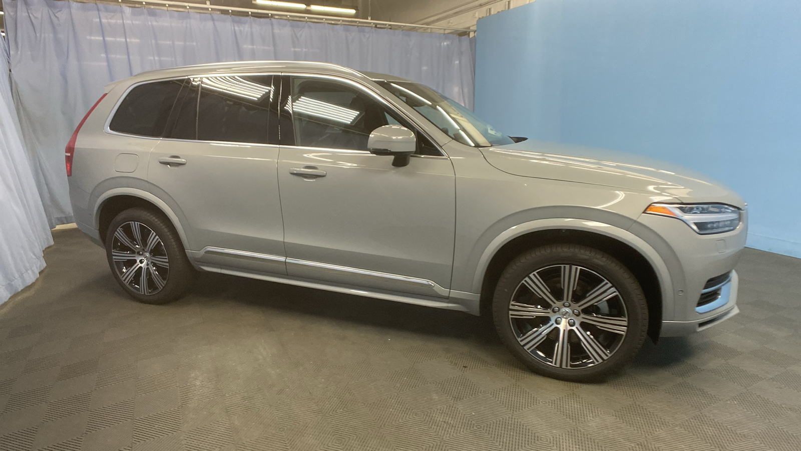 2025 Volvo XC90 Plug-In Hybrid Plus 9