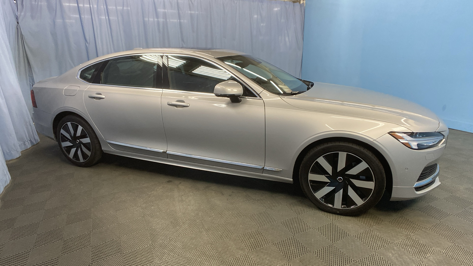 2024 Volvo S90 Recharge Plug-In Hybrid Ultimate 8