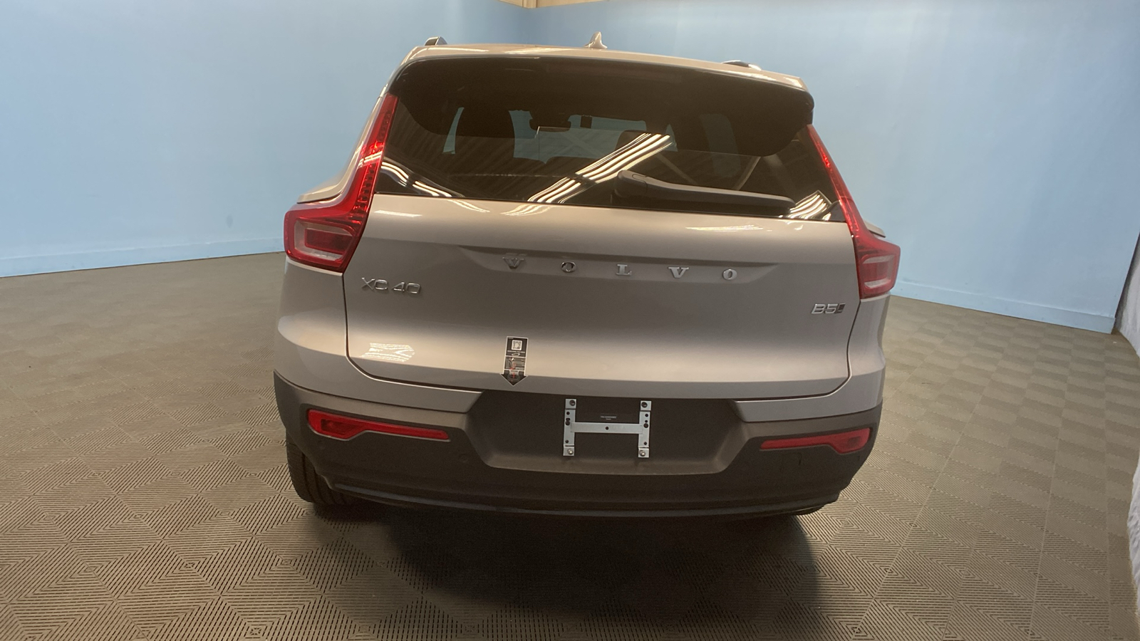 2025 Volvo XC40 Plus Dark Theme 6