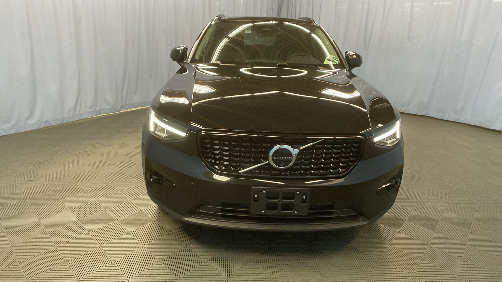 2025 Volvo XC40 Plus Dark Theme 2