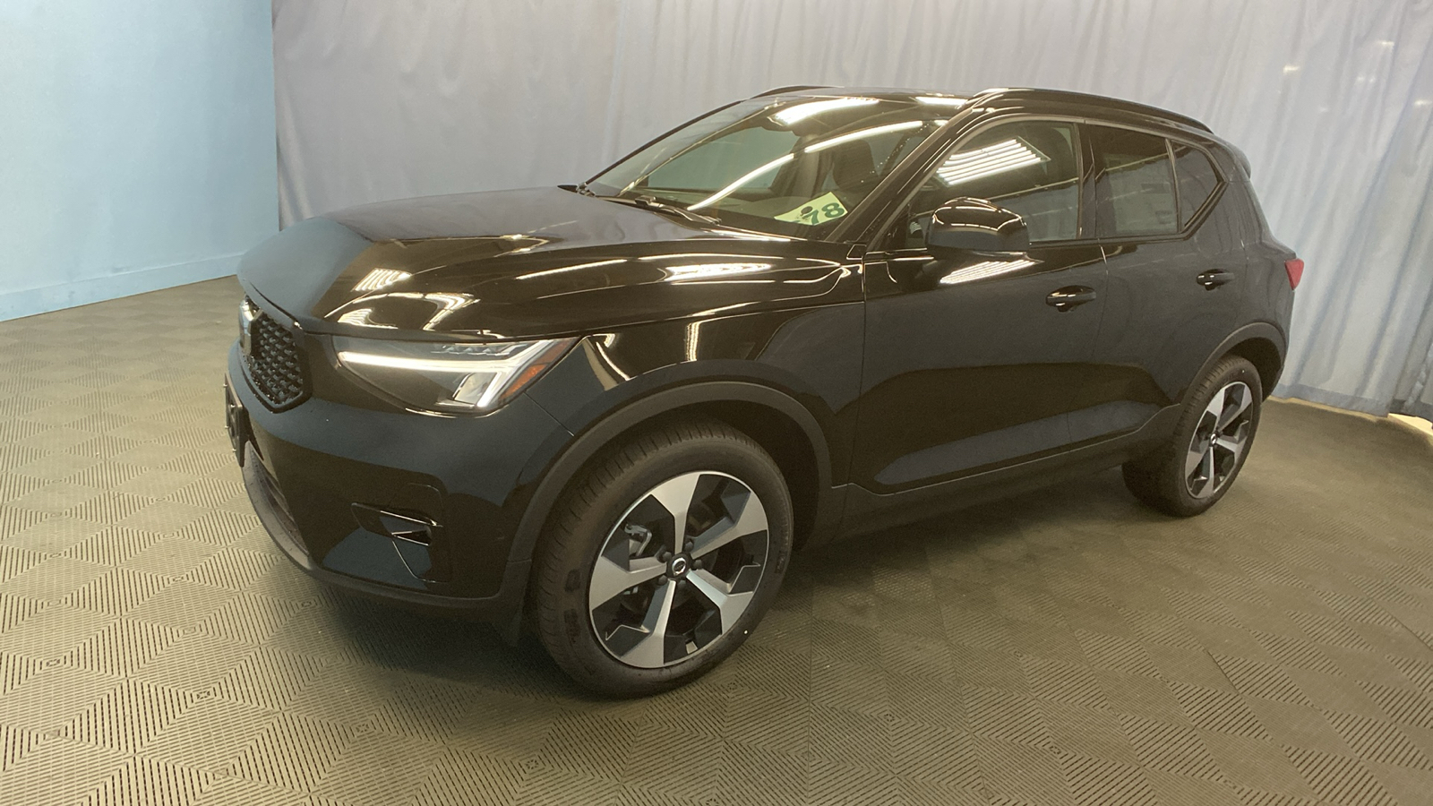 2025 Volvo XC40 Plus Dark Theme 3