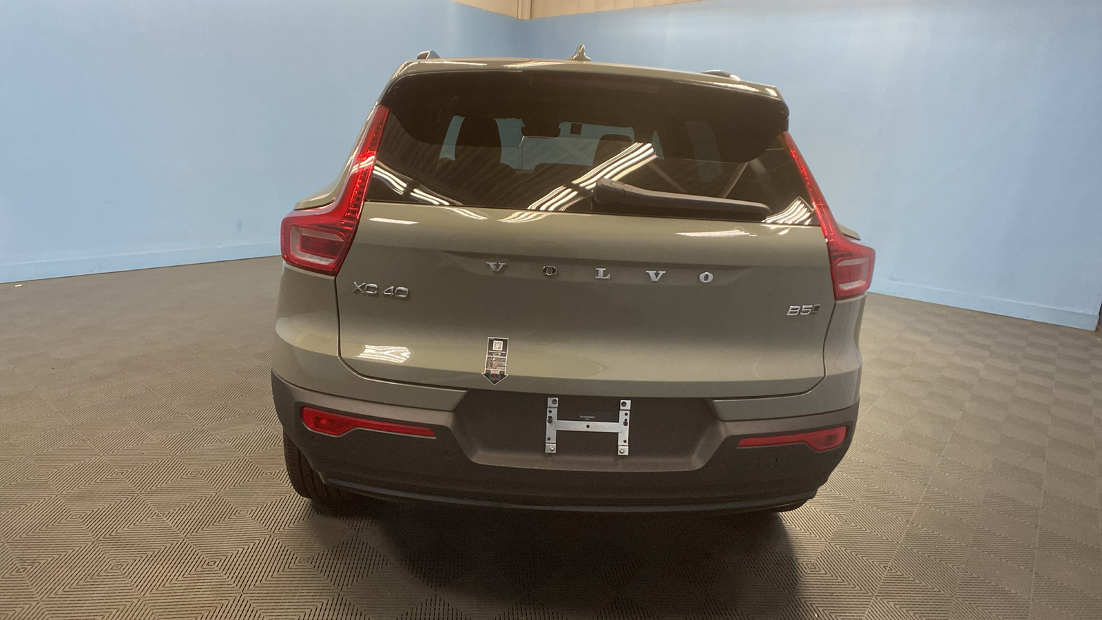 2025 Volvo XC40 Plus Dark Theme 6