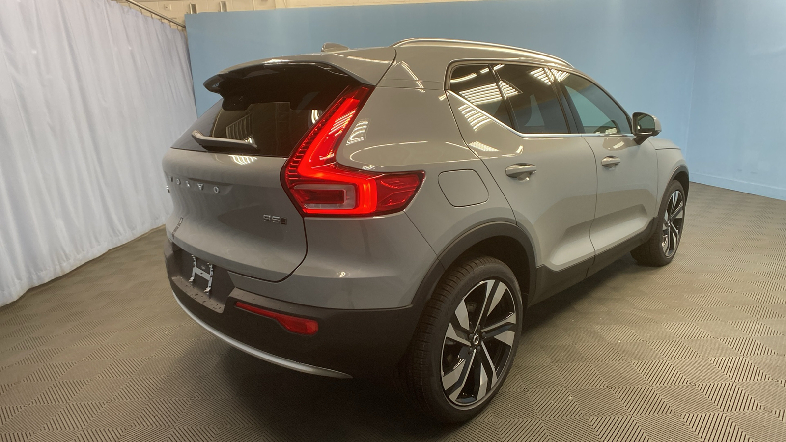 2025 Volvo XC40 Plus Bright Theme 7