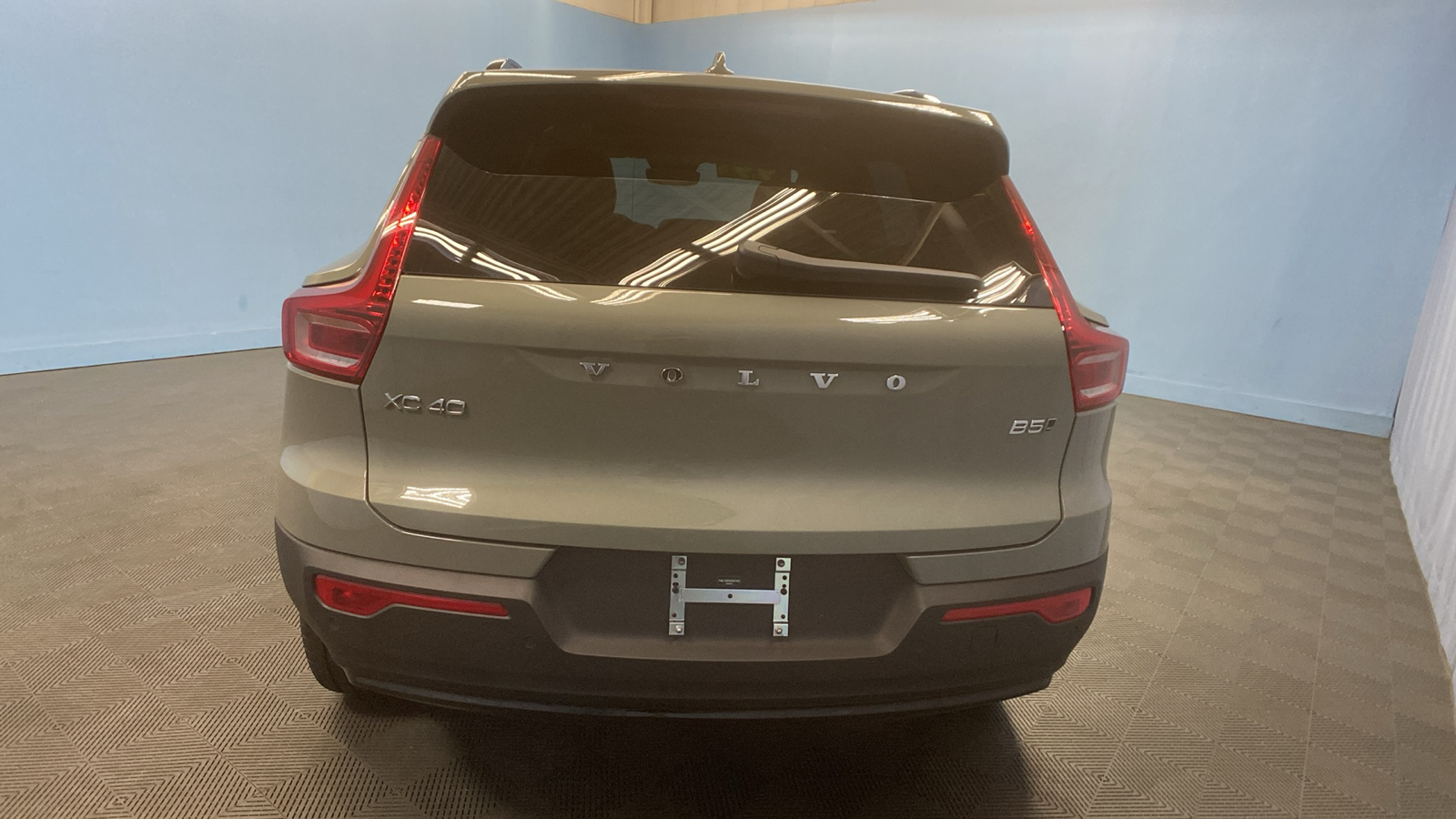 2025 Volvo XC40 Plus Dark Theme 6