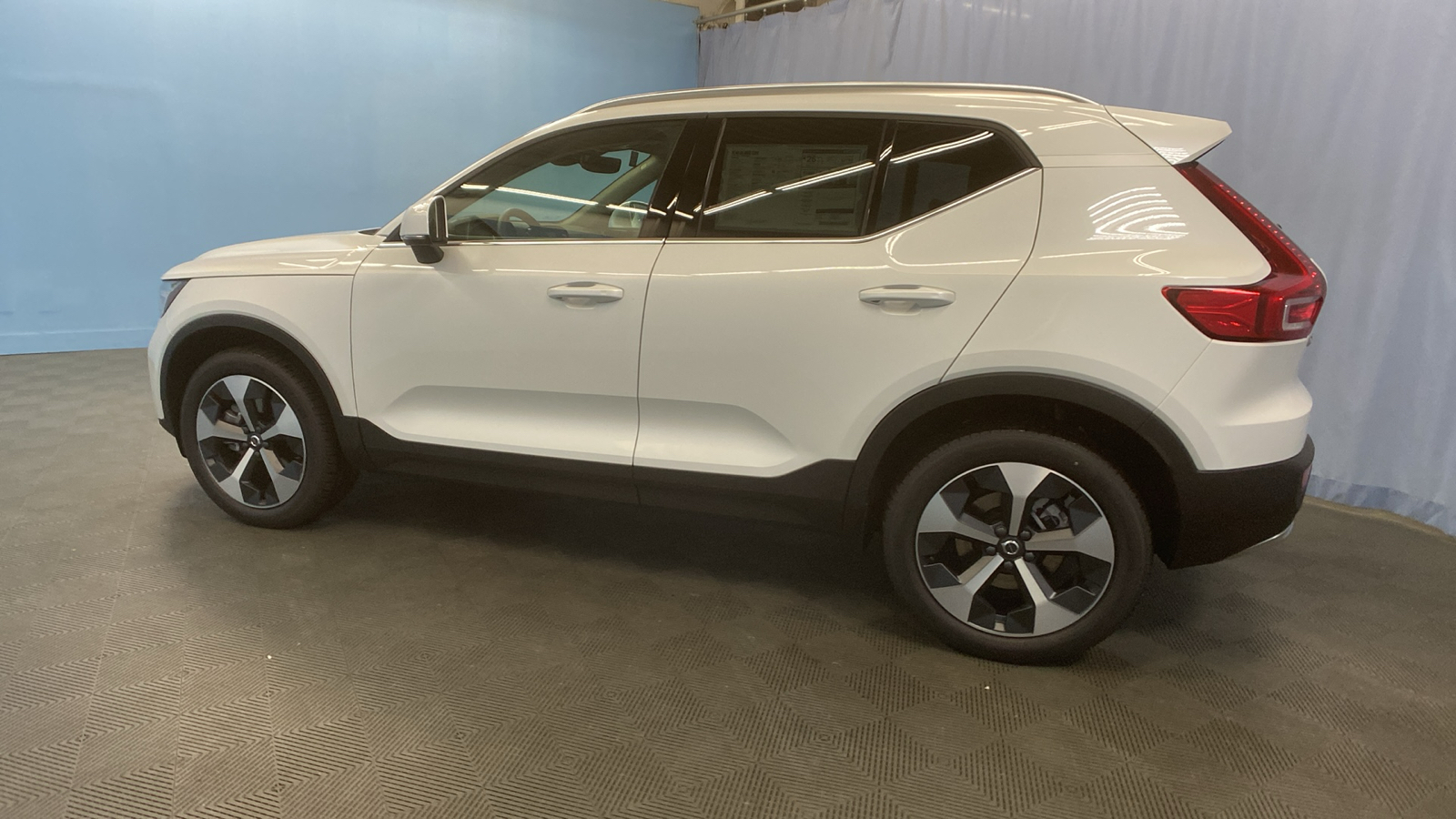 2025 Volvo XC40 Core Bright Theme 5