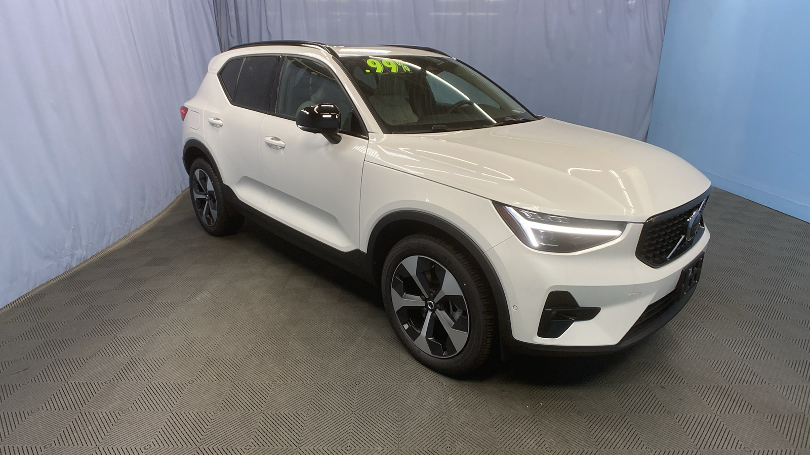 2025 Volvo XC40 Plus Dark Theme 1