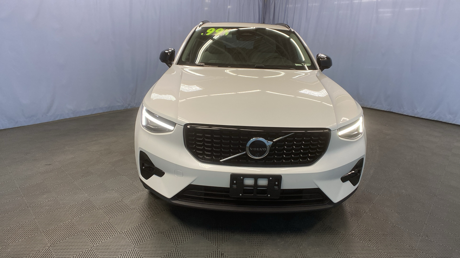 2025 Volvo XC40 Plus Dark Theme 2