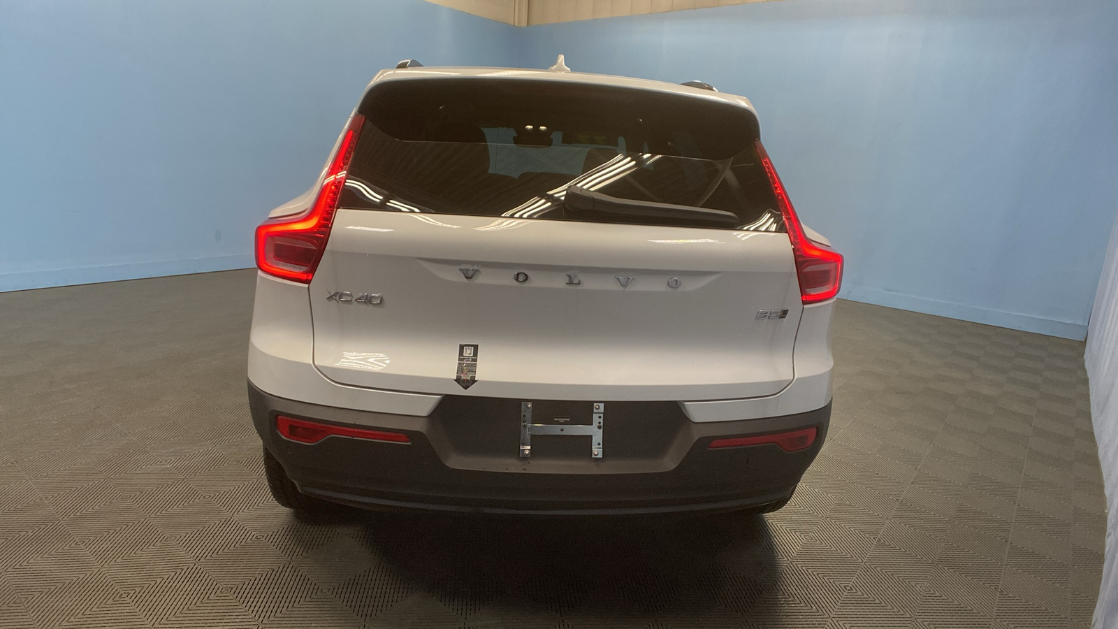 2025 Volvo XC40 Plus Dark Theme 6