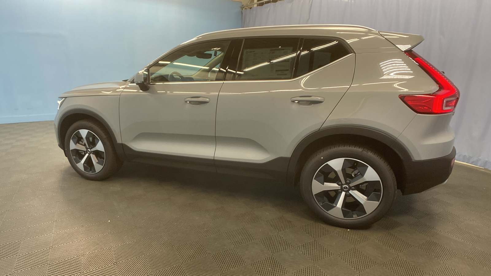 2025 Volvo XC40 Core Bright Theme 5