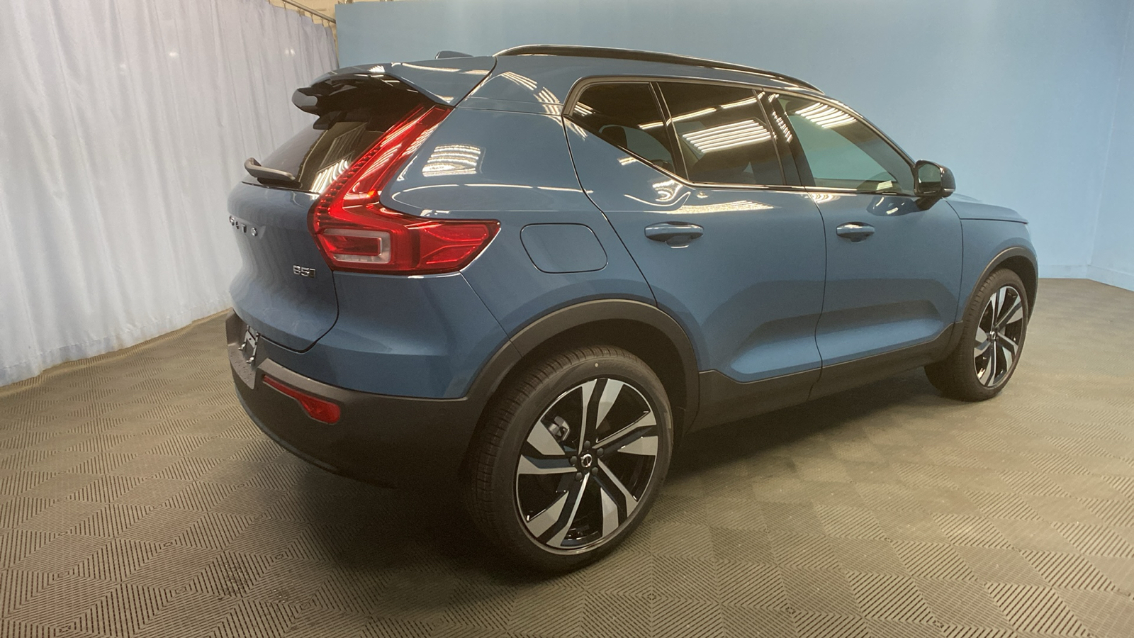 2025 Volvo XC40 Ultra Dark Theme 7